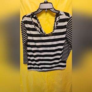 AMERICAN EAGLE OUTFITTERS Women's black & white stripe shirt S